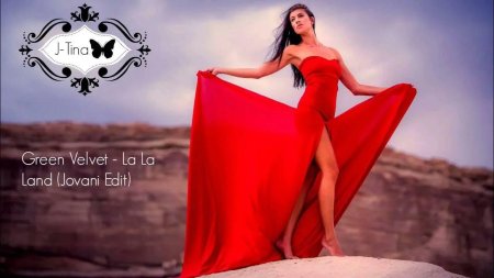 Женщина в Красном платье