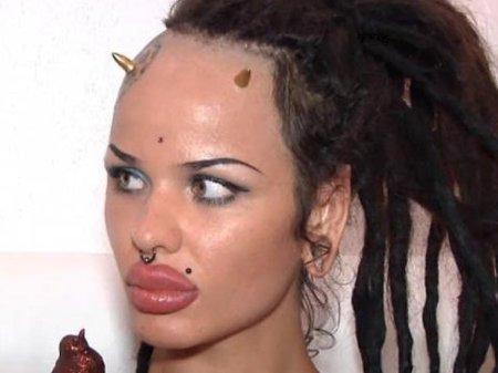 Самые большие губы в мире Кристина Рэй