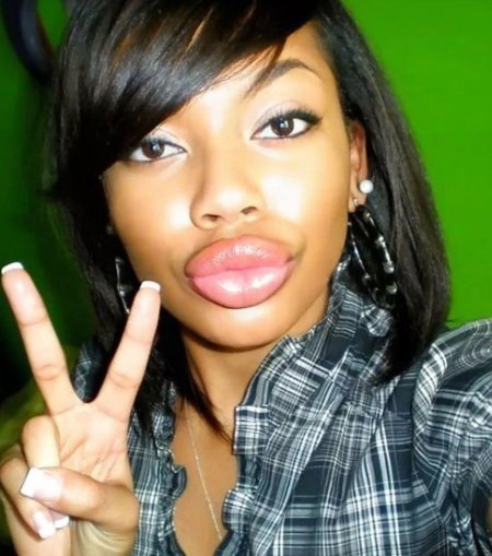 Негритянка с большими губами