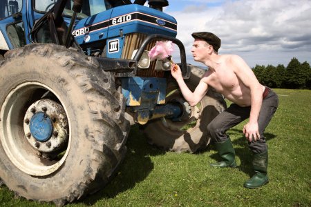 Веселый тракторист