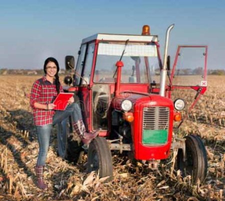 Фермер на тракторе