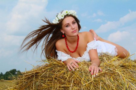 Марина Девятова сеновал