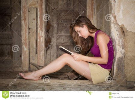 Босые девушки