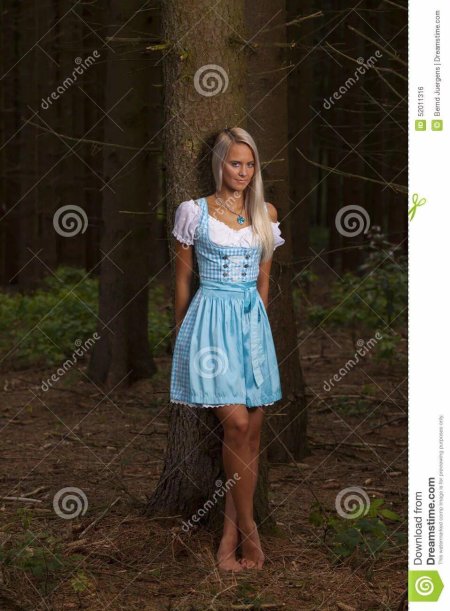 Дирндль босиком