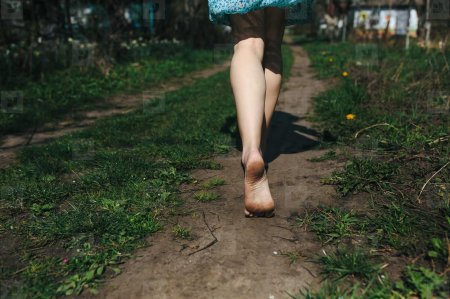 Мия Уинтерс босиком