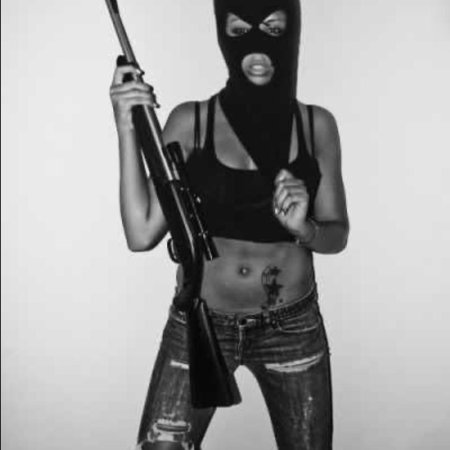 Девушка бандитка