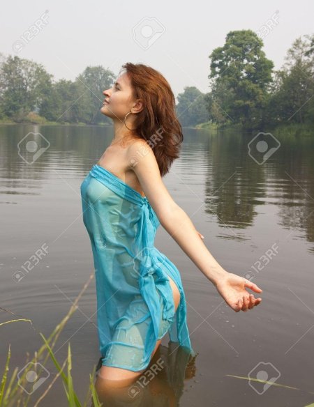 В мокром платье под дождем частное