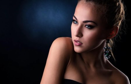 Девушка с красивым макияжем