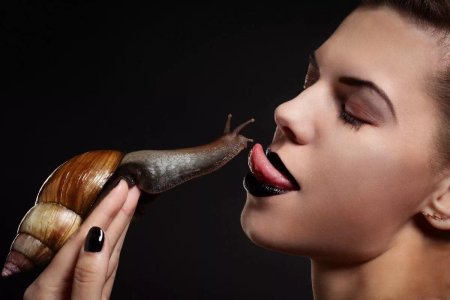 Девушка улитка