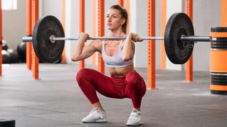 Фронтальный присед со штангой