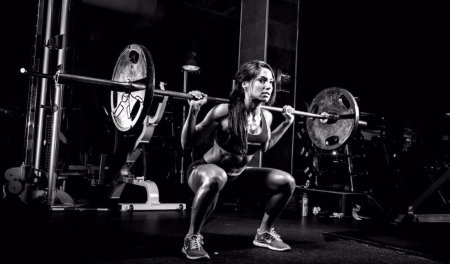 Приседания со штангой для девушек