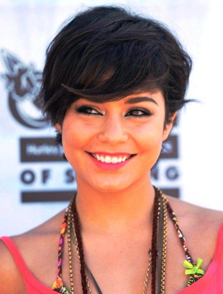 Ванесса Хадженс косая челка