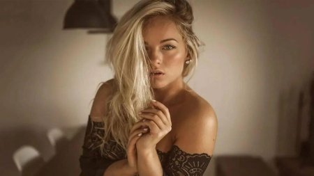 Алессандро ди Чикко блондинка