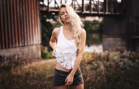 Мартин кюн блондинка