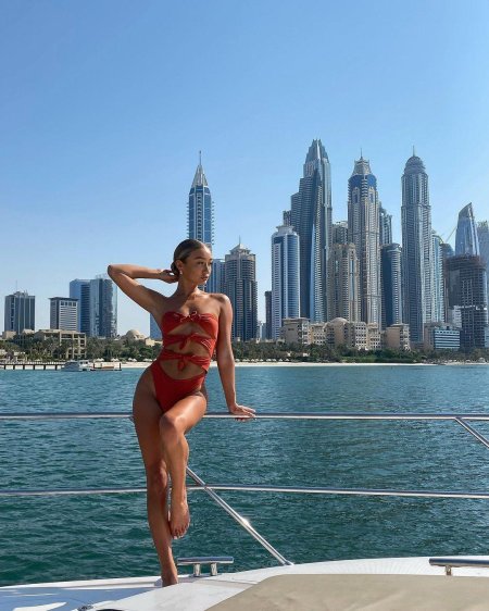 Девушка с яхтой Инстаграмм