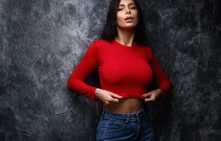 Девушка в Красном