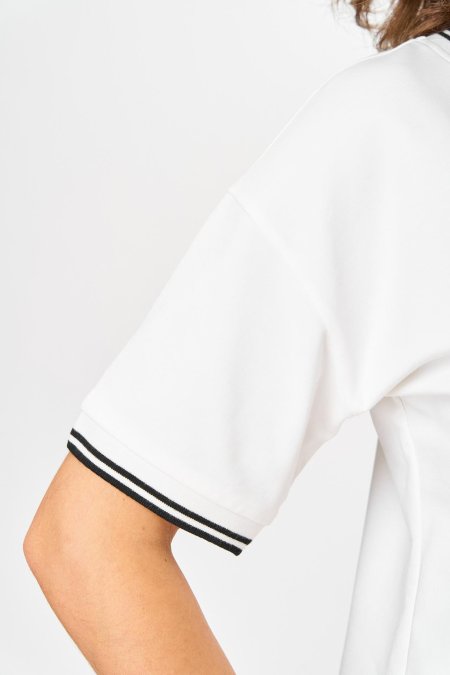 Белая женская футболка