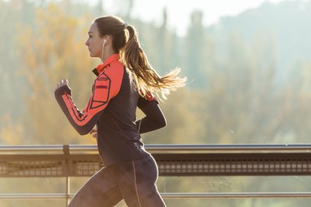 Бег девушки