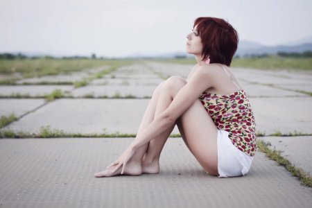 Мия Уинтерс босиком