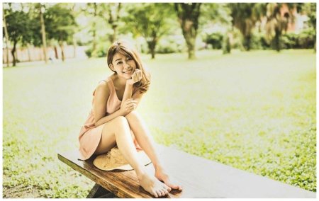 Софья Тропаревская босиком