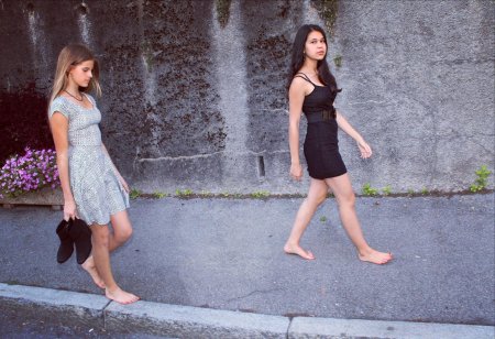 Мия Уинтерс босиком