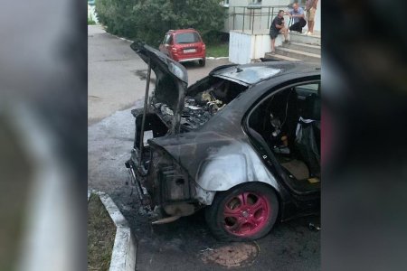 Сгоревший автомобиль