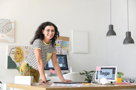 Дизайнерка