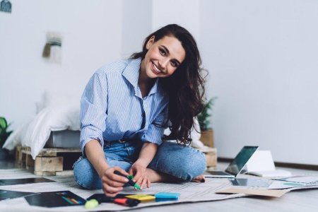 Девушка дизайнер