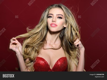 Enca Haxhia lingerie