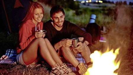 Влюбленные у костра
