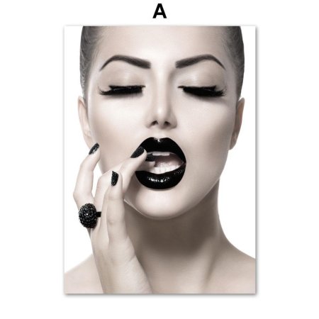 Девушки с черной помадой