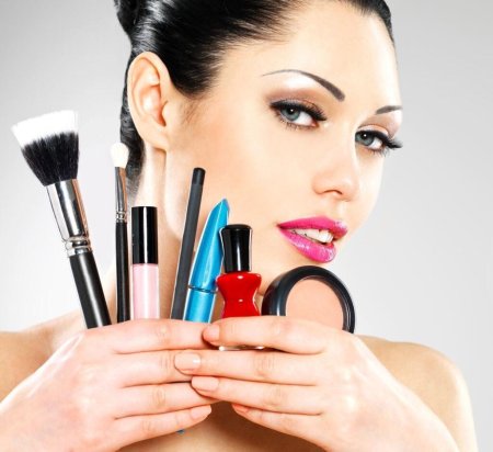 Косметика для женщин