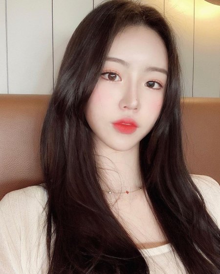 Корейская внешность девушки