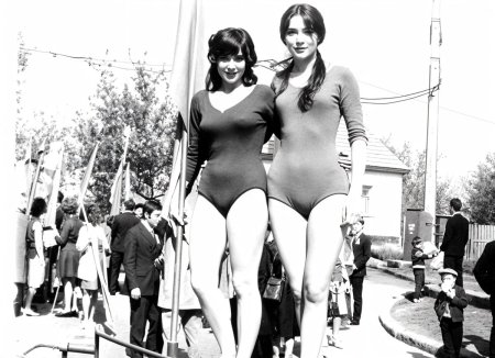 Советские девушки в купальниках