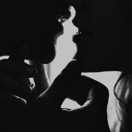 Страстный поцелуй