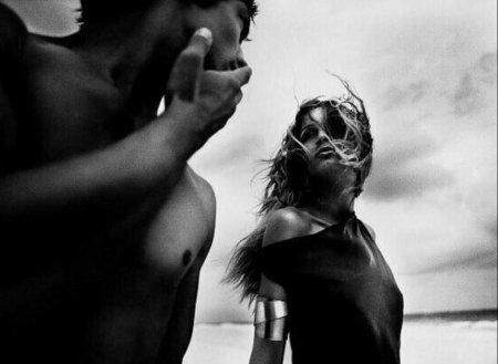 Мужчина и женщина черно белое