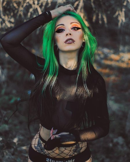 Эшли Пирс неформалка