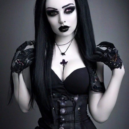 Готическая девушка