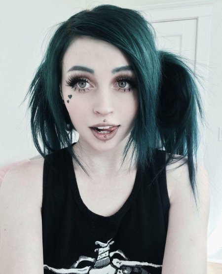 Goth Грандж прическа