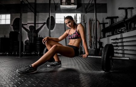 Dani Dikeman в спортзале