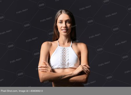 Девушка брюнетка