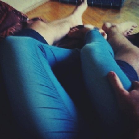 Парень с девушкой дома