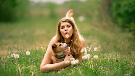 Девушка на Поляне