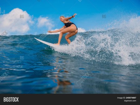 Кэтрин Диас серфингистка