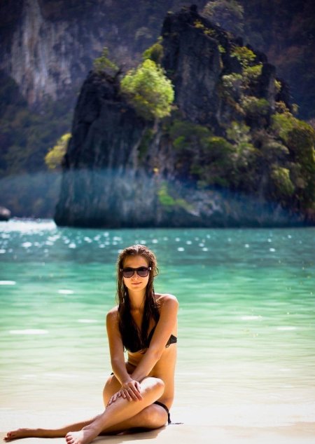 Девушка на острове