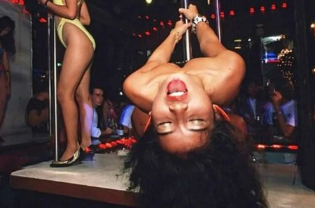 Стриптиз клуб