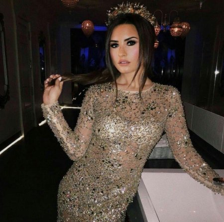 Алина Акилова в Вечернем платье