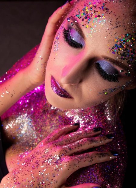 Макияж с блестками