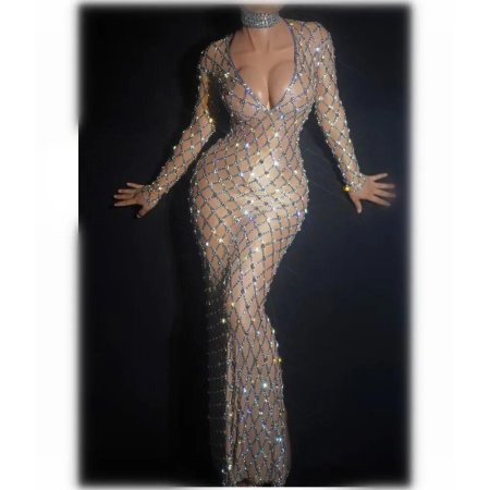 Рианна в платье Сваровски