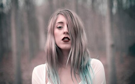 Бледный фото